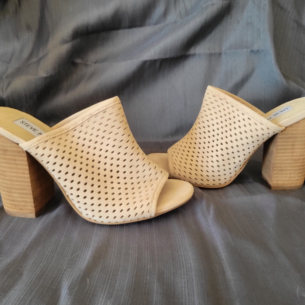 *** NEW*** Steve Madden Mule